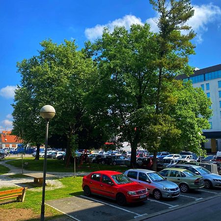 Astoria Appartement Varaždin Buitenkant foto