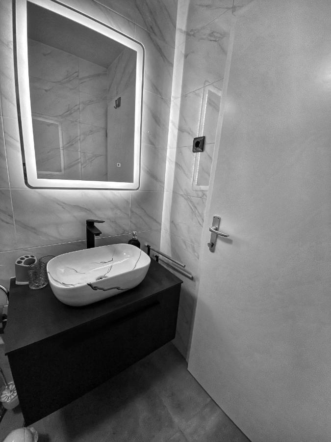 Astoria Appartement Varaždin Buitenkant foto